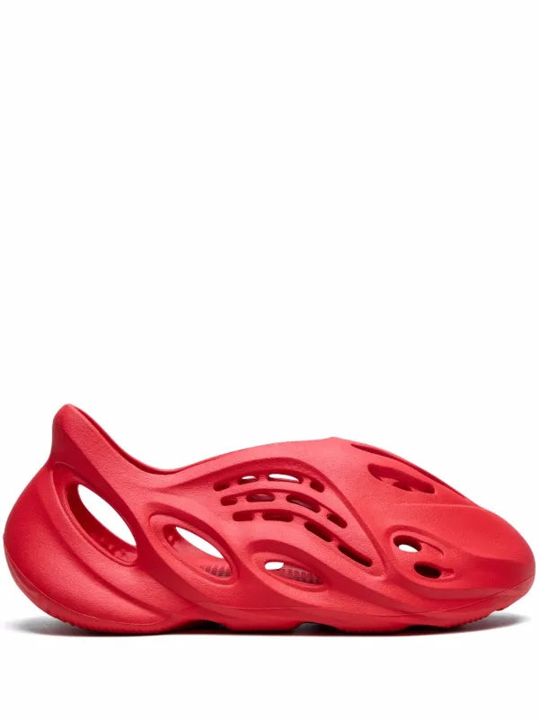 adidas Yeezy
Tenisky YEEZY Foam Runner "Vermillion"