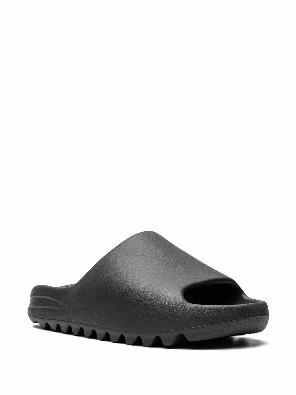 YZY pantofle Onyx