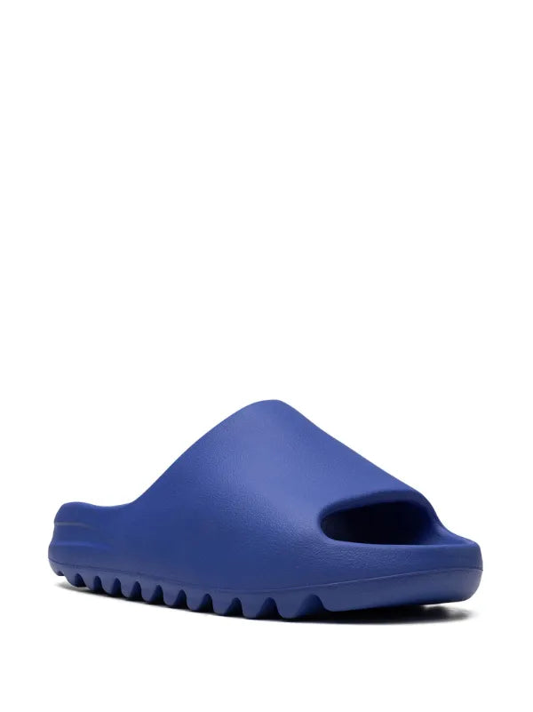 adidas Yeezy
YEEZY pantofle "Azure"